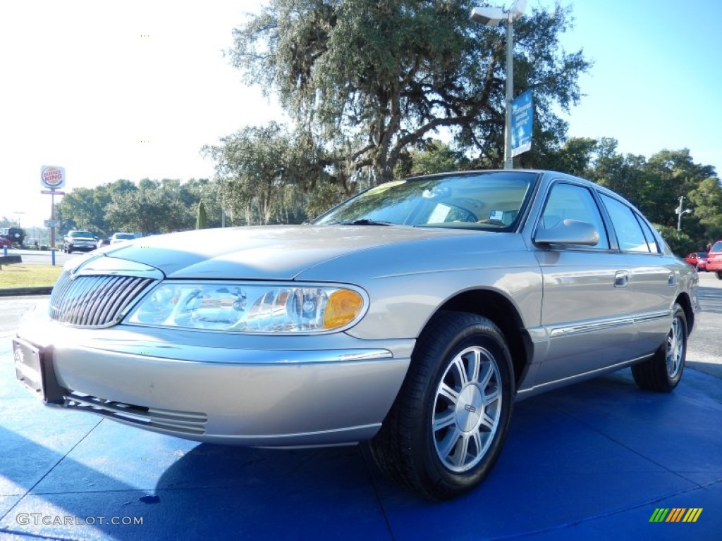 Light Parchment Gold Metallic 2001 Lincoln Continental Standard Continental Model Exterior Photo #87383038