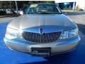 2001 Light Parchment Gold Metallic Lincoln Continental   photo #7