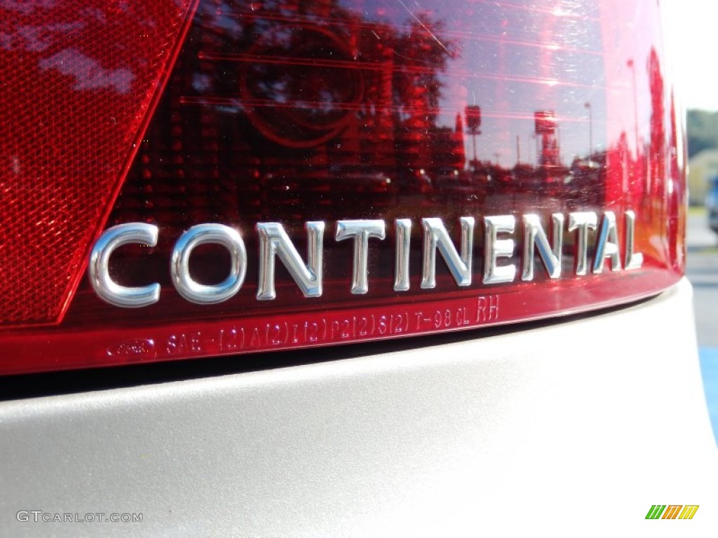 2001 Lincoln Continental Standard Continental Model Marks and Logos Photos