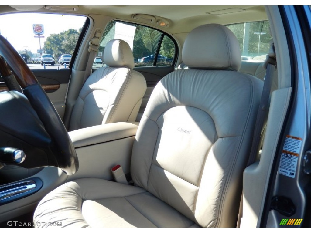 2001 Lincoln Continental Standard Continental Model Front Seat Photo #87383314
