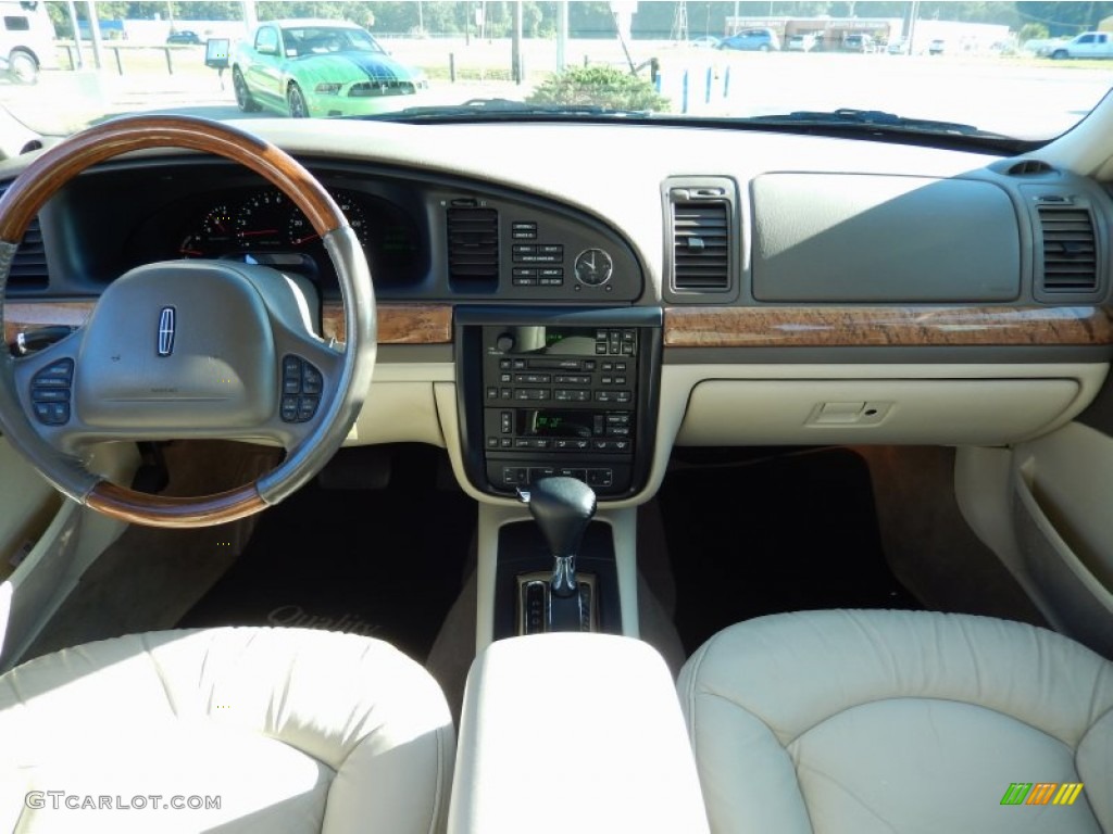2001 Lincoln Continental Standard Continental Model Light Parchment Dashboard Photo #87383491
