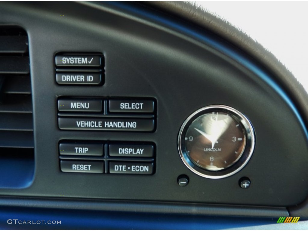 2001 Lincoln Continental Standard Continental Model Controls Photo #87383563