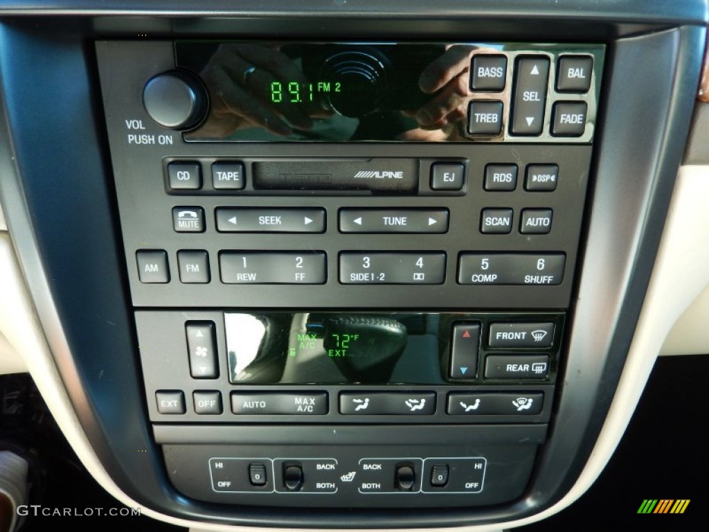 2001 Lincoln Continental Standard Continental Model Controls Photo #87383587