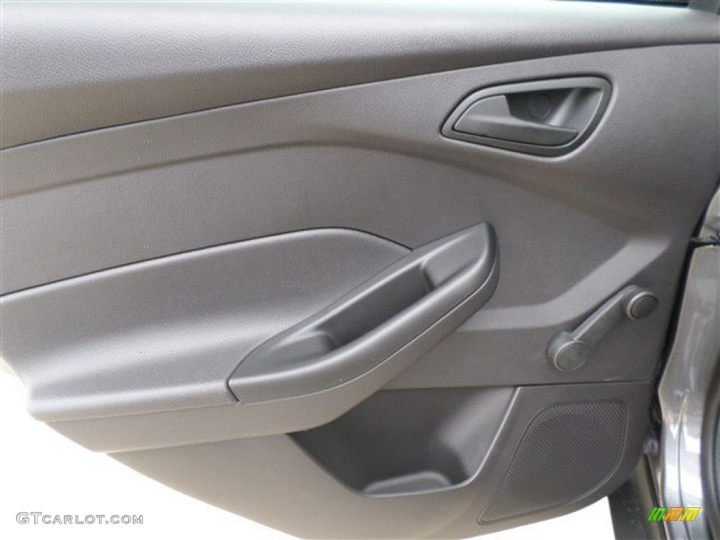 2014 Focus S Sedan - Sterling Gray / Charcoal Black photo #14