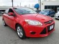 Race Red - Focus SE Hatchback Photo No. 7