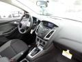 Race Red - Focus SE Hatchback Photo No. 11