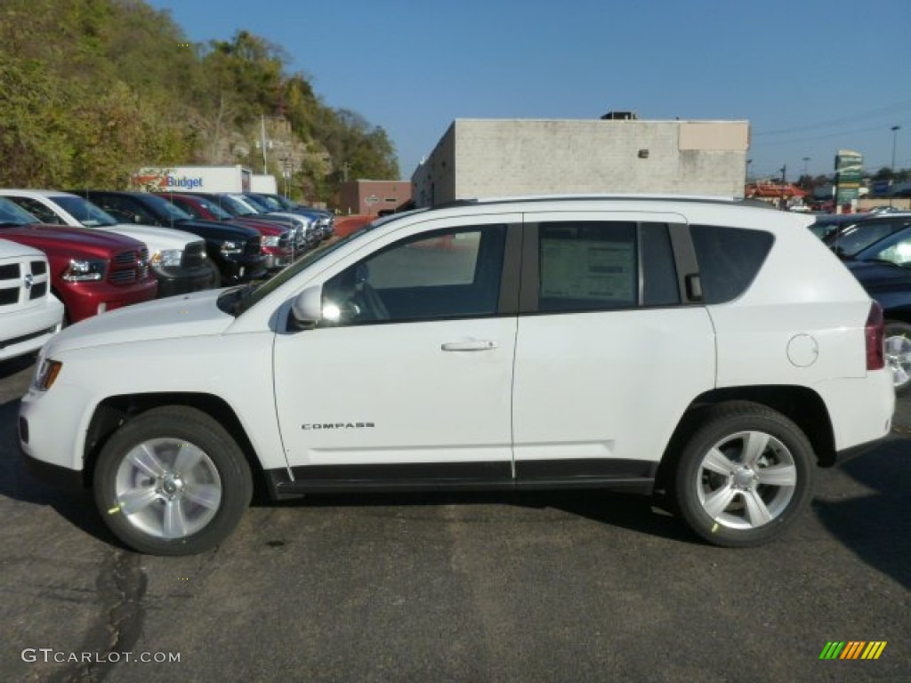 2014 Compass Latitude 4x4 - Bright White / Dark Slate Gray photo #2