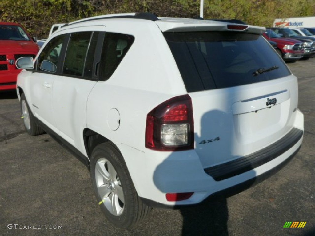 2014 Compass Latitude 4x4 - Bright White / Dark Slate Gray photo #3
