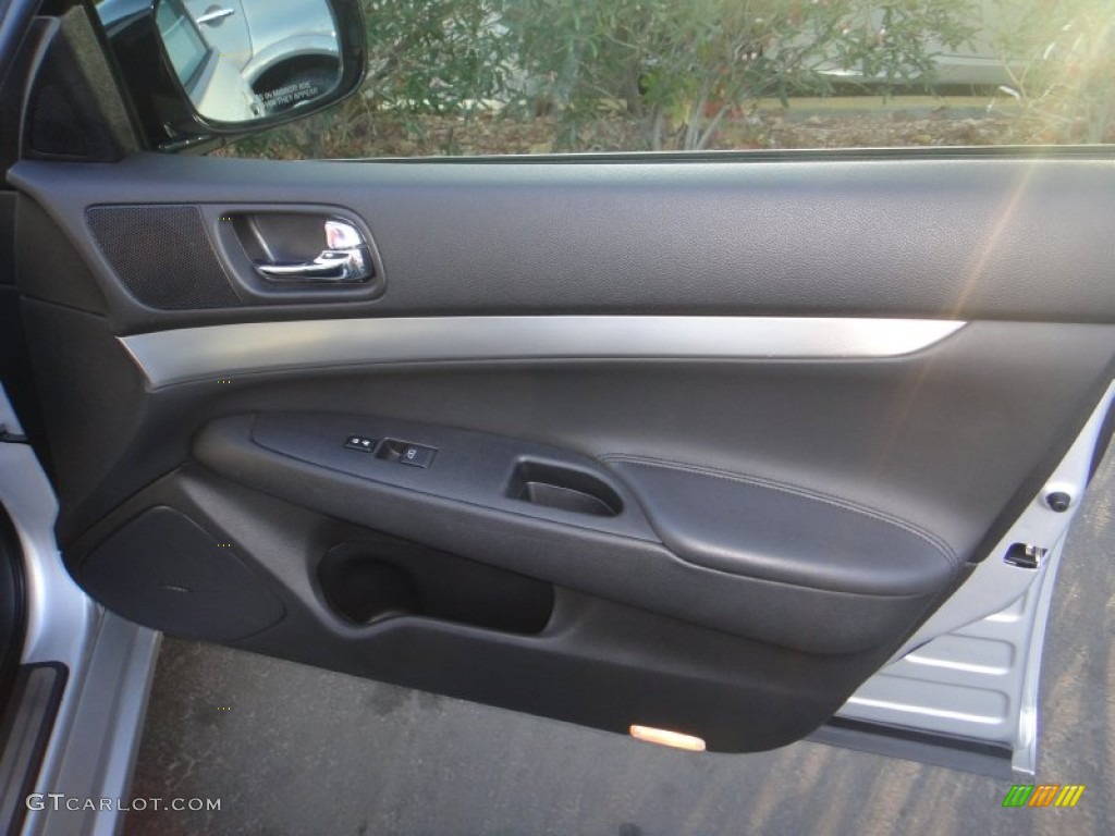 2011 G 37 Journey Sedan - Liquid Platinum / Graphite photo #30