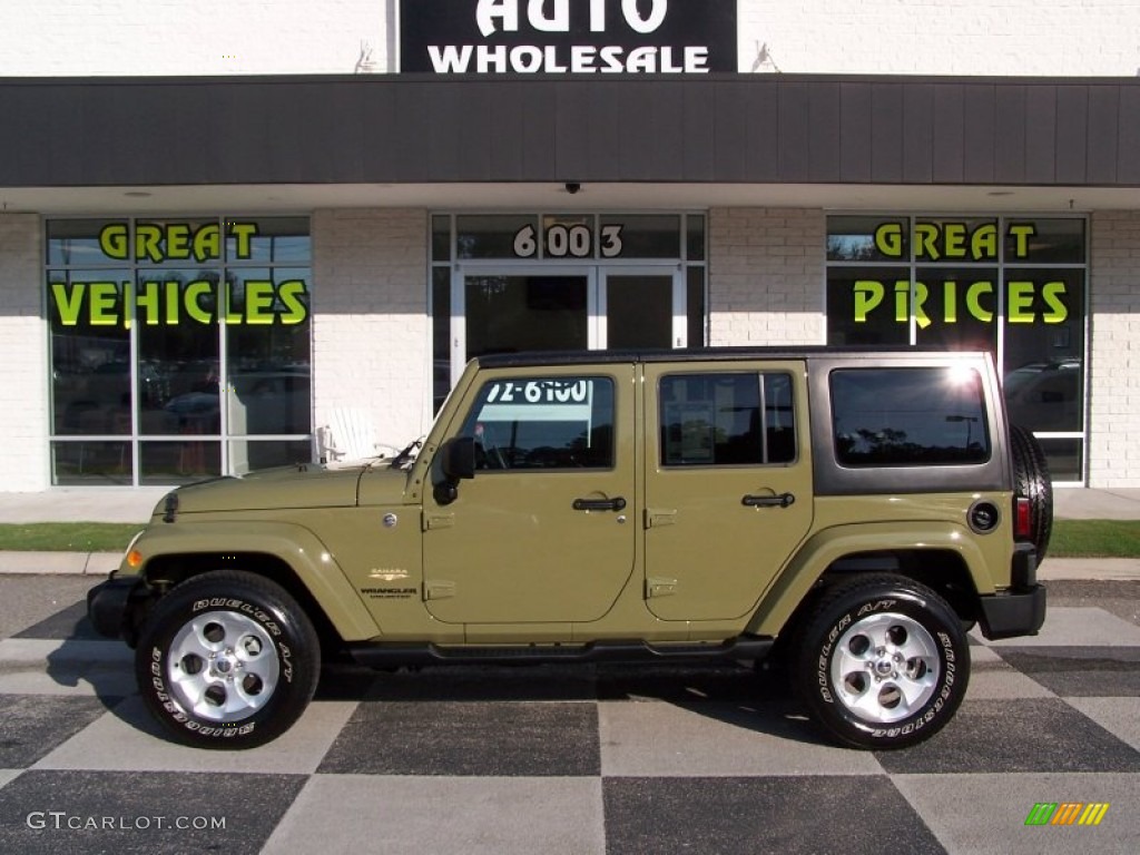 2013 Wrangler Unlimited Sahara 4x4 - Commando Green / Black photo #1