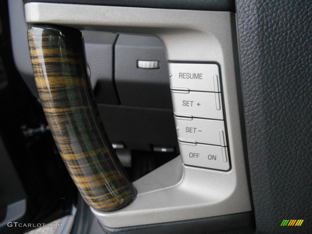 2010 Lincoln Navigator L 4x4 Controls Photo #87395371