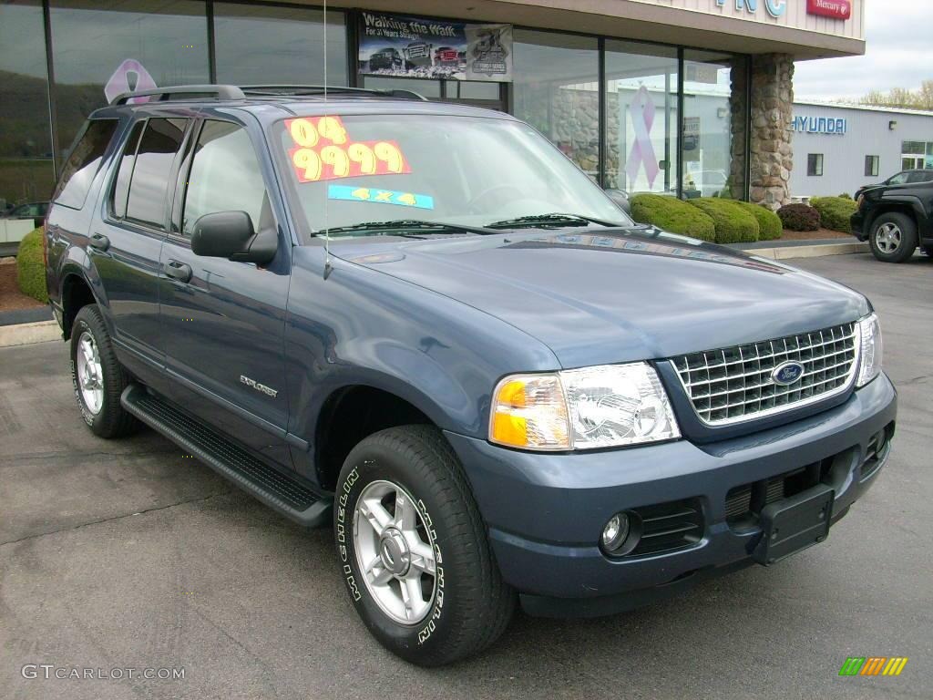 2004 Explorer XLT 4x4 - Medium Wedgewood Blue Metallic / Graphite photo #3