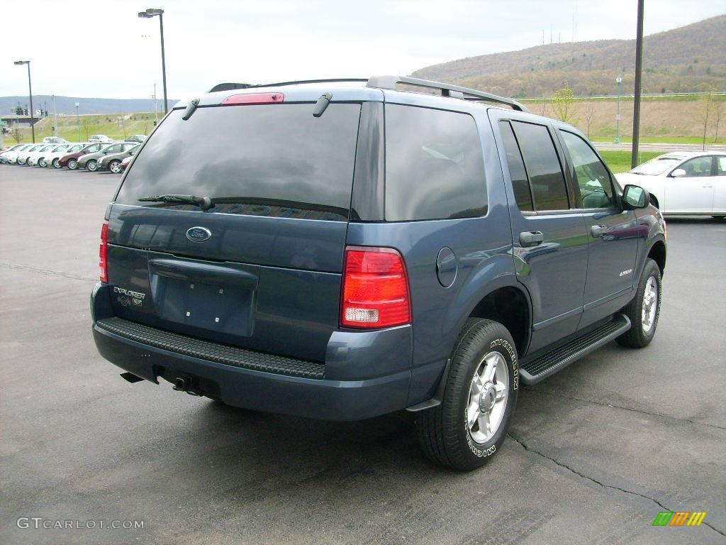 2004 Explorer XLT 4x4 - Medium Wedgewood Blue Metallic / Graphite photo #7