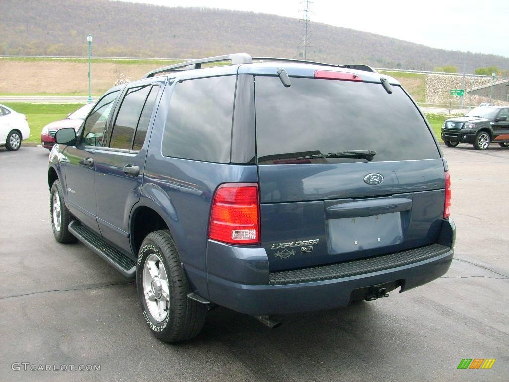2004 Explorer XLT 4x4 - Medium Wedgewood Blue Metallic / Graphite photo #9