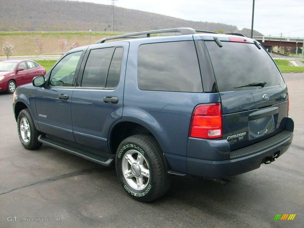 2004 Explorer XLT 4x4 - Medium Wedgewood Blue Metallic / Graphite photo #10