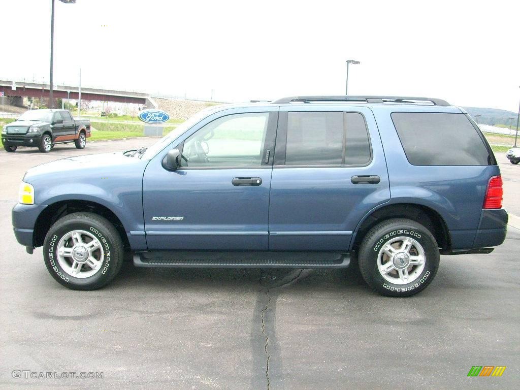 2004 Explorer XLT 4x4 - Medium Wedgewood Blue Metallic / Graphite photo #11