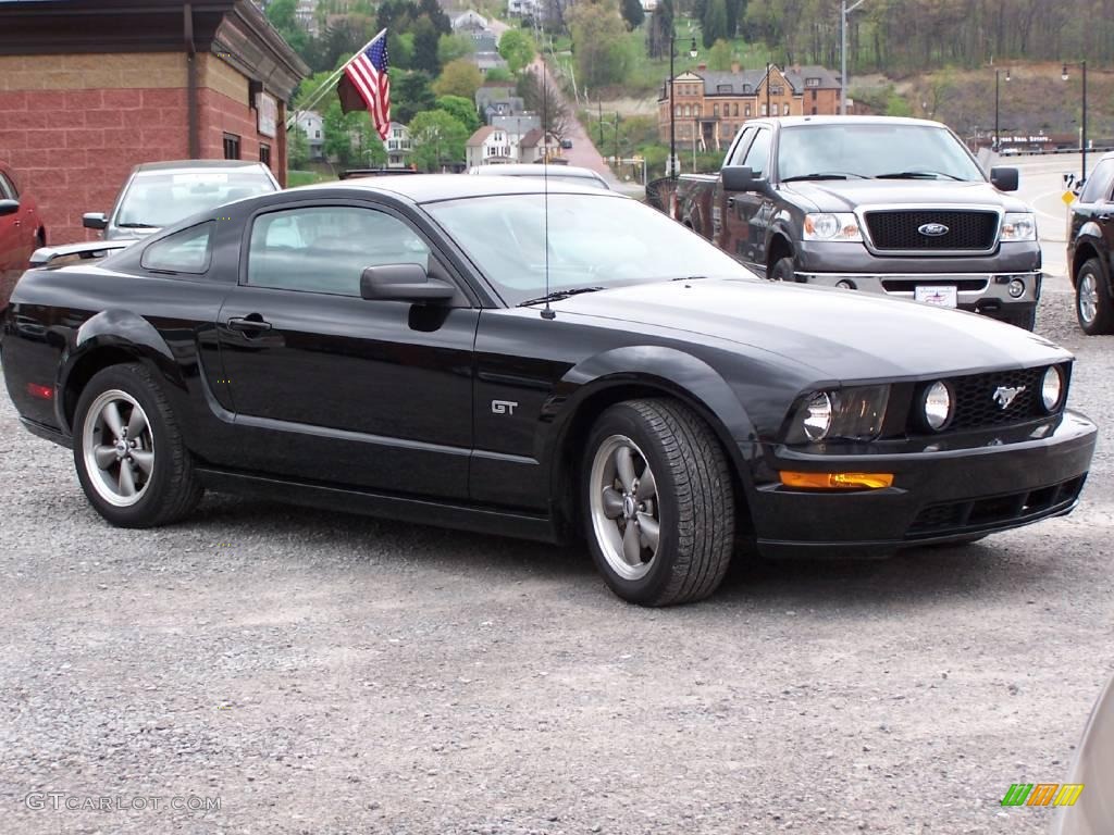 2006 Mustang GT Deluxe Coupe - Black / Dark Charcoal photo #4