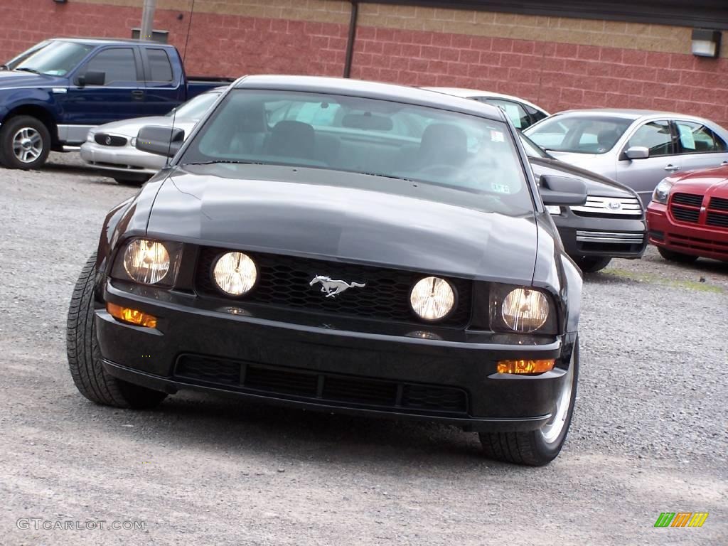 2006 Mustang GT Deluxe Coupe - Black / Dark Charcoal photo #5