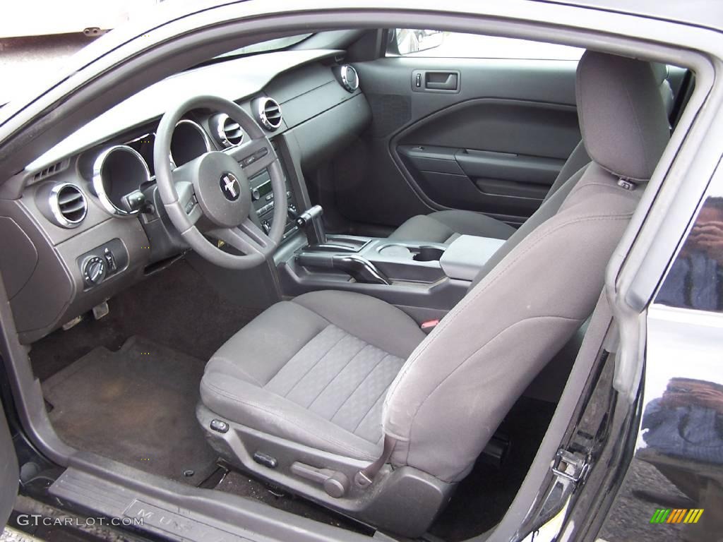 2006 Mustang GT Deluxe Coupe - Black / Dark Charcoal photo #6