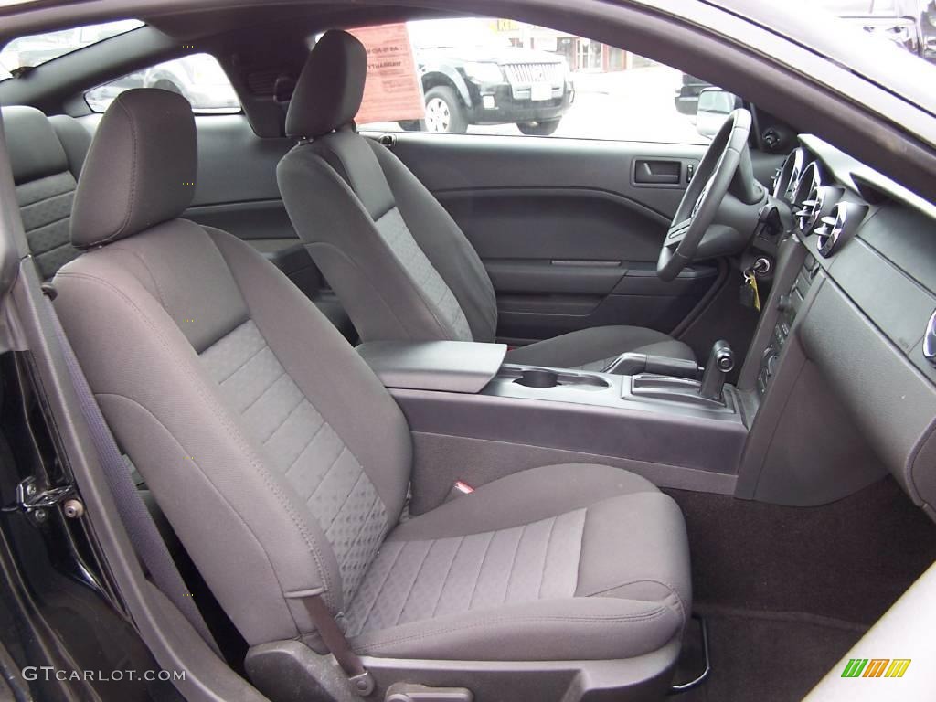 2006 Mustang GT Deluxe Coupe - Black / Dark Charcoal photo #7