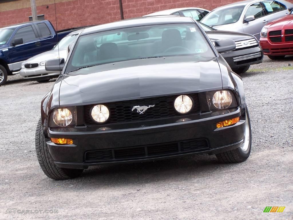 2006 Mustang GT Deluxe Coupe - Black / Dark Charcoal photo #11