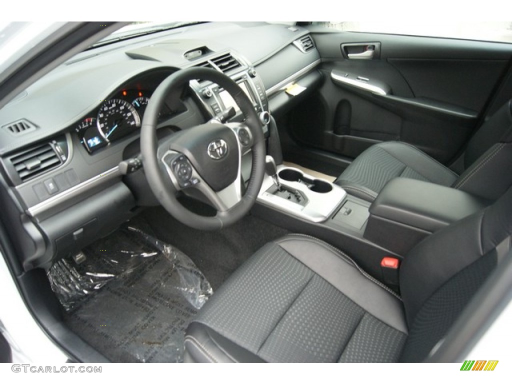 2014 Camry SE - Super White / Black photo #5