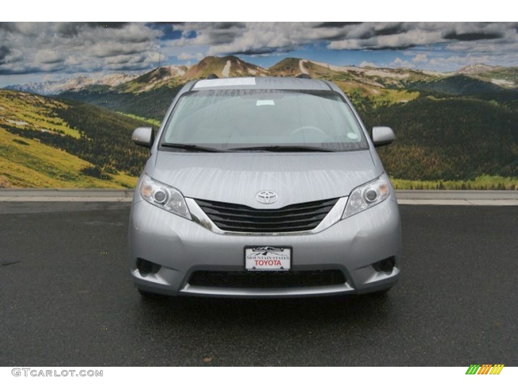 2014 Sienna LE - Silver Sky Metallic / Light Gray photo #2