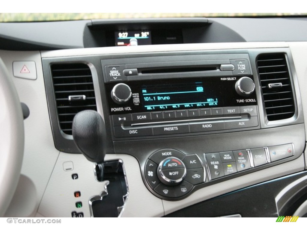 2014 Sienna LE - Silver Sky Metallic / Light Gray photo #6