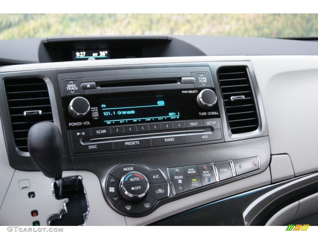 2014 Sienna LE - Silver Sky Metallic / Light Gray photo #7