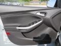 Ingot Silver - Focus SE Hatchback Photo No. 23