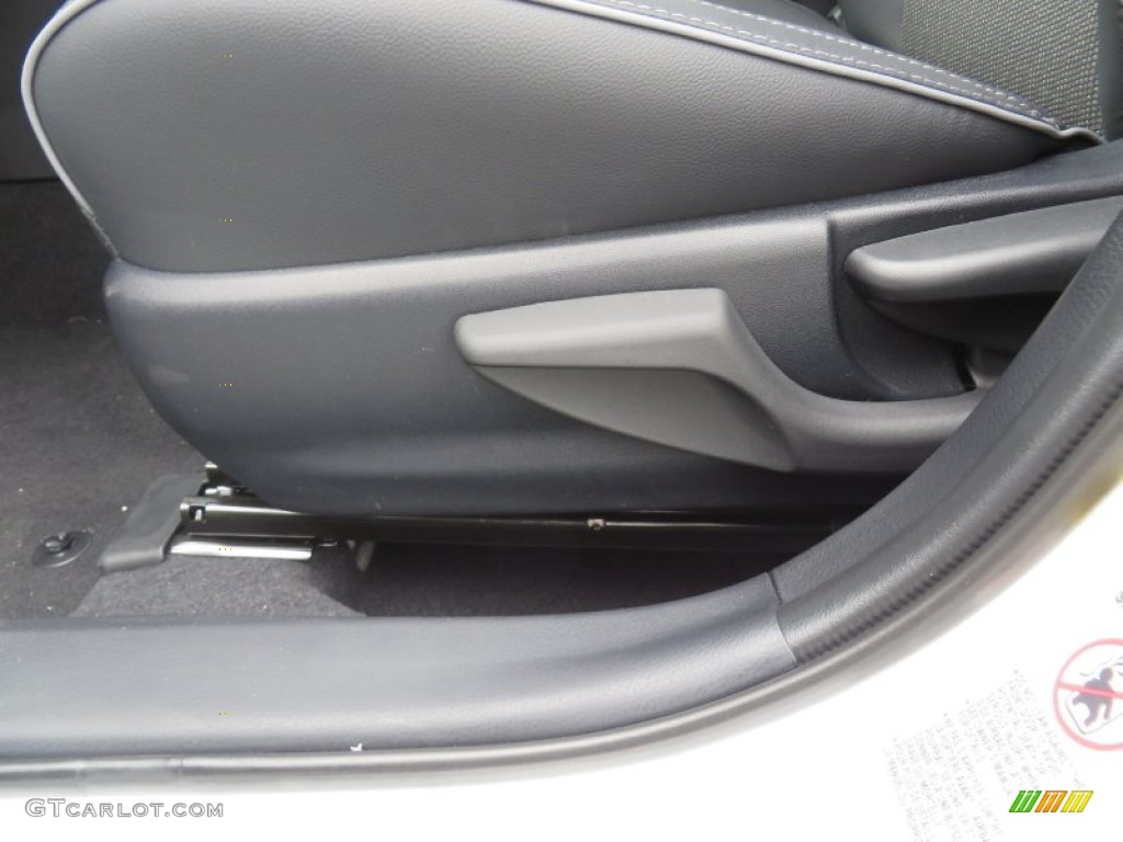 2014 Corolla S - Super White / Black photo #27