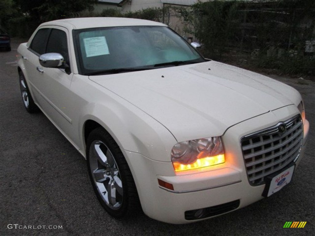 2005 300 Touring - Cool Vanilla / Dark Slate Gray/Light Graystone photo #1