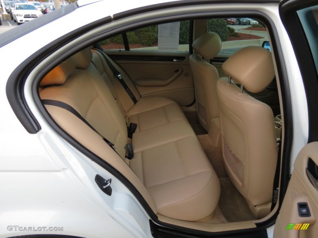 2005 BMW 3 Series 325i Sedan Rear Seat Photos