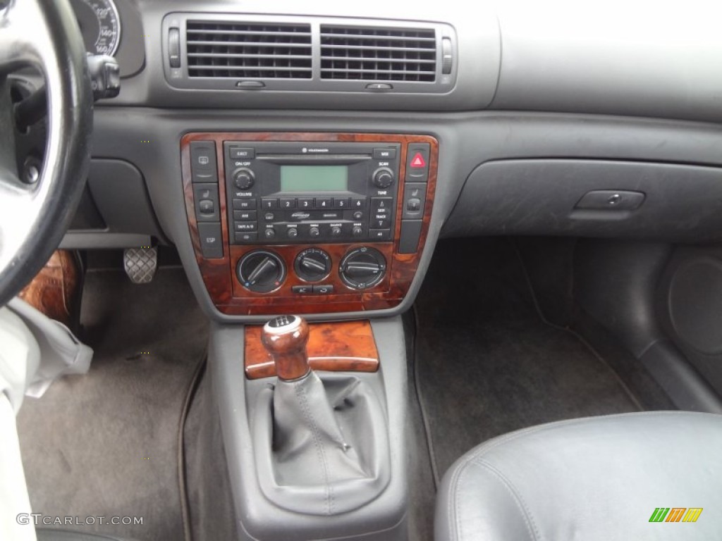 2004 Volkswagen Passat GLS Sedan Transmission Photos