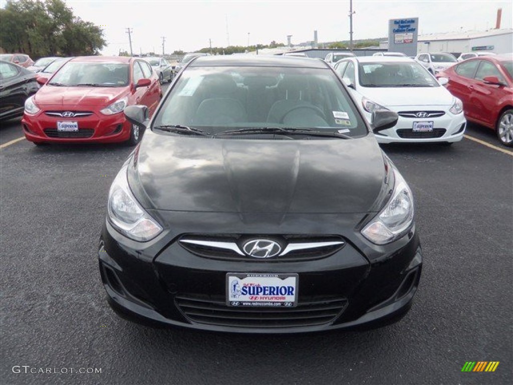 2013 Accent GLS 4 Door - Ultra Black / Gray photo #1