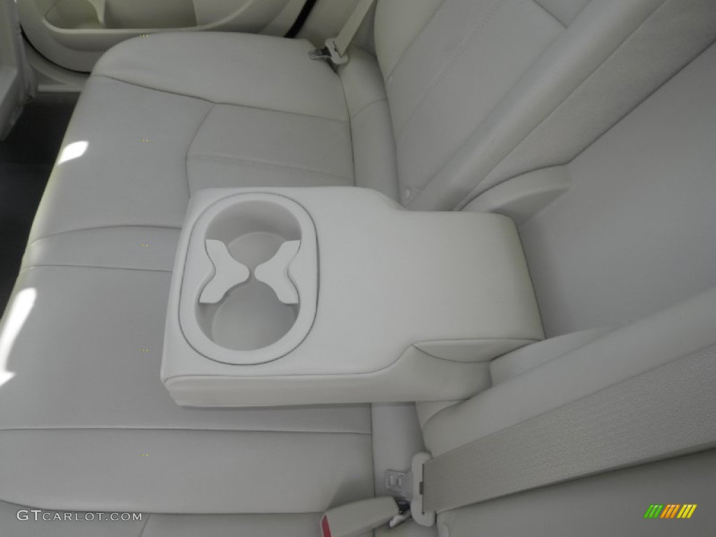2010 Sebring Limited Sedan - White Gold / Medium Pebble Beige/Cream photo #9