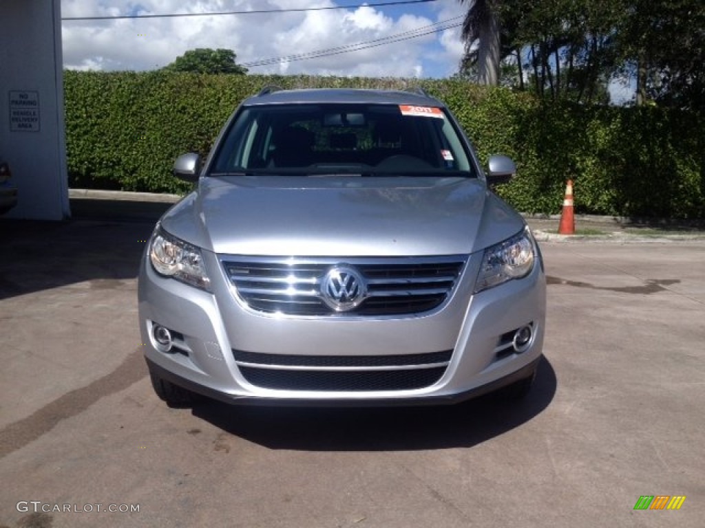 2011 Tiguan SE - Reflex Silver Metallic / Charcoal photo #8