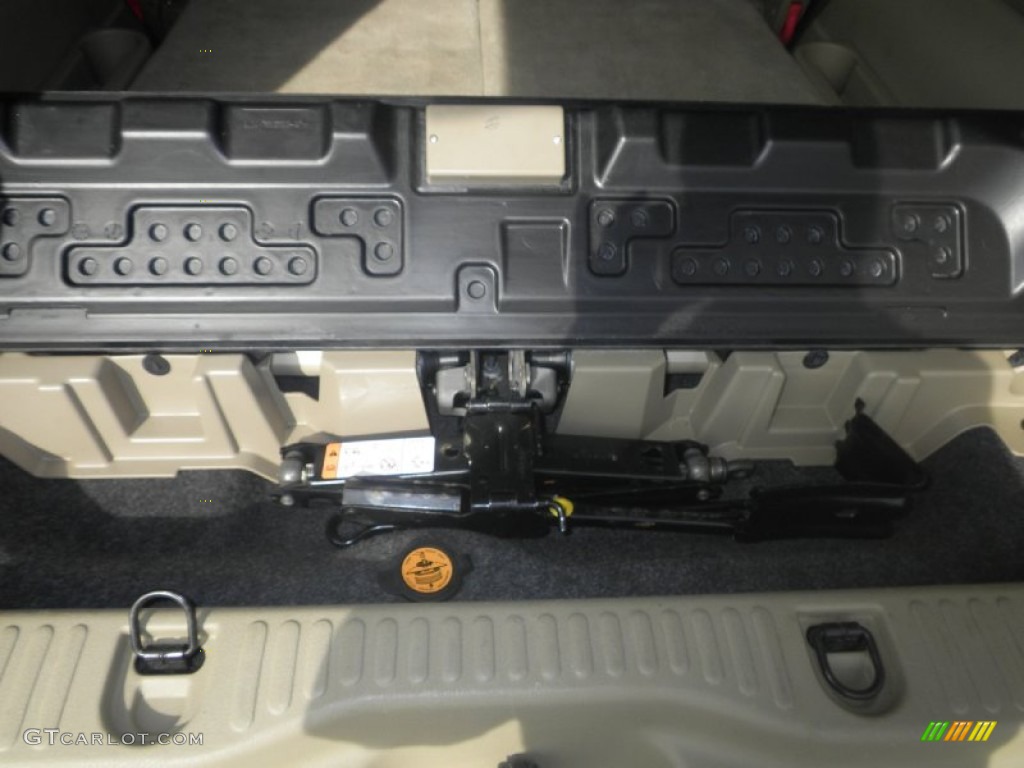 2007 Mountaineer Premier AWD - White Chocolate Tri Coat / Camel photo #13