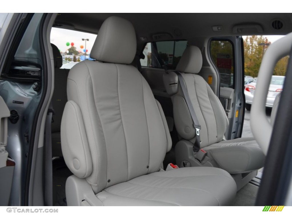 2014 Sienna XLE - Silver Sky Metallic / Light Gray photo #12