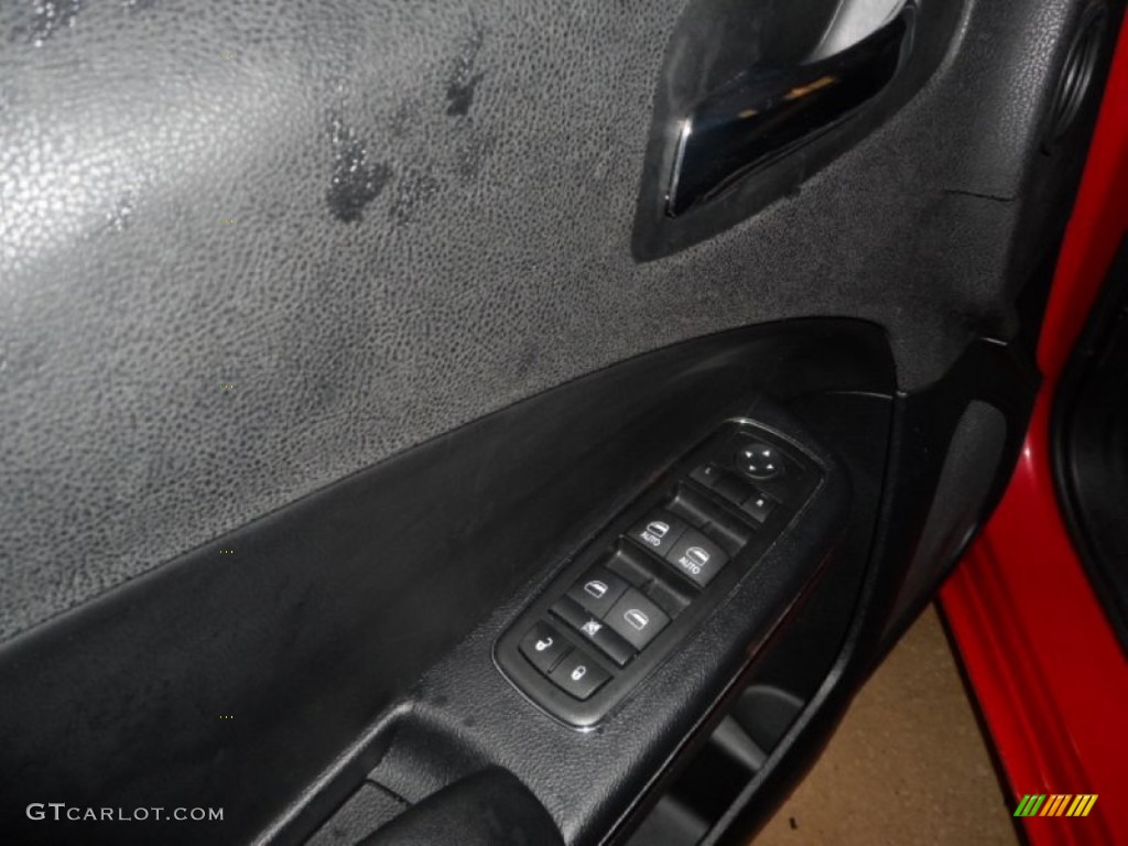 2013 Charger SE - Redline 3 Coat Pearl / Black photo #9