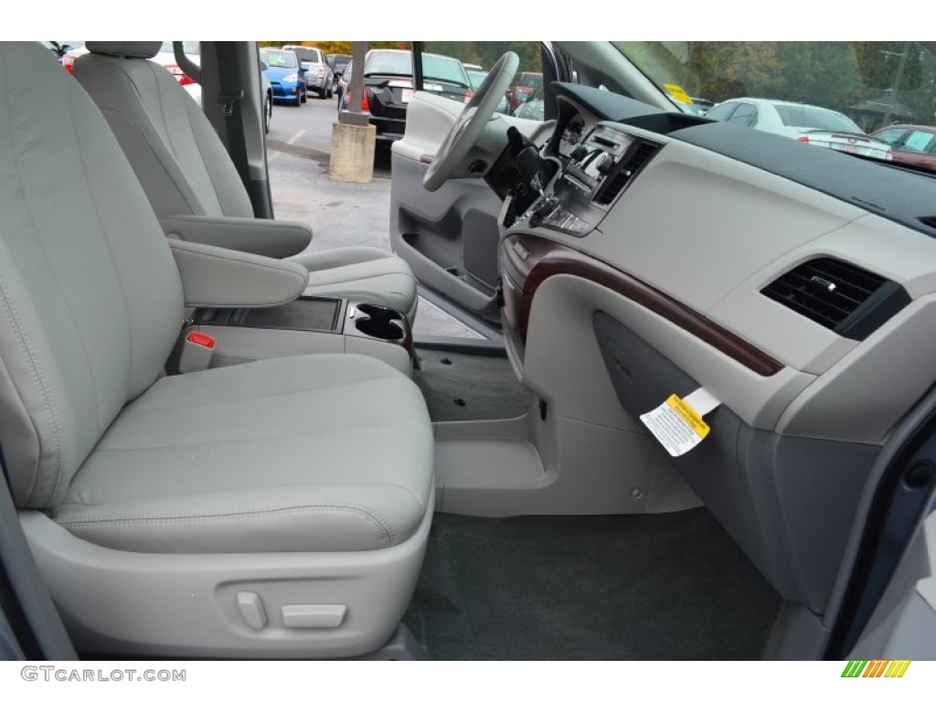 2014 Sienna XLE - Silver Sky Metallic / Light Gray photo #13