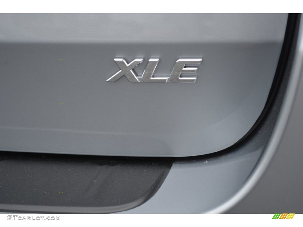 2014 Sienna XLE - Silver Sky Metallic / Light Gray photo #21