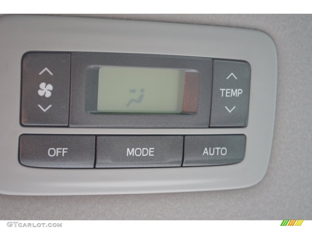 2014 Sienna XLE - Silver Sky Metallic / Light Gray photo #22