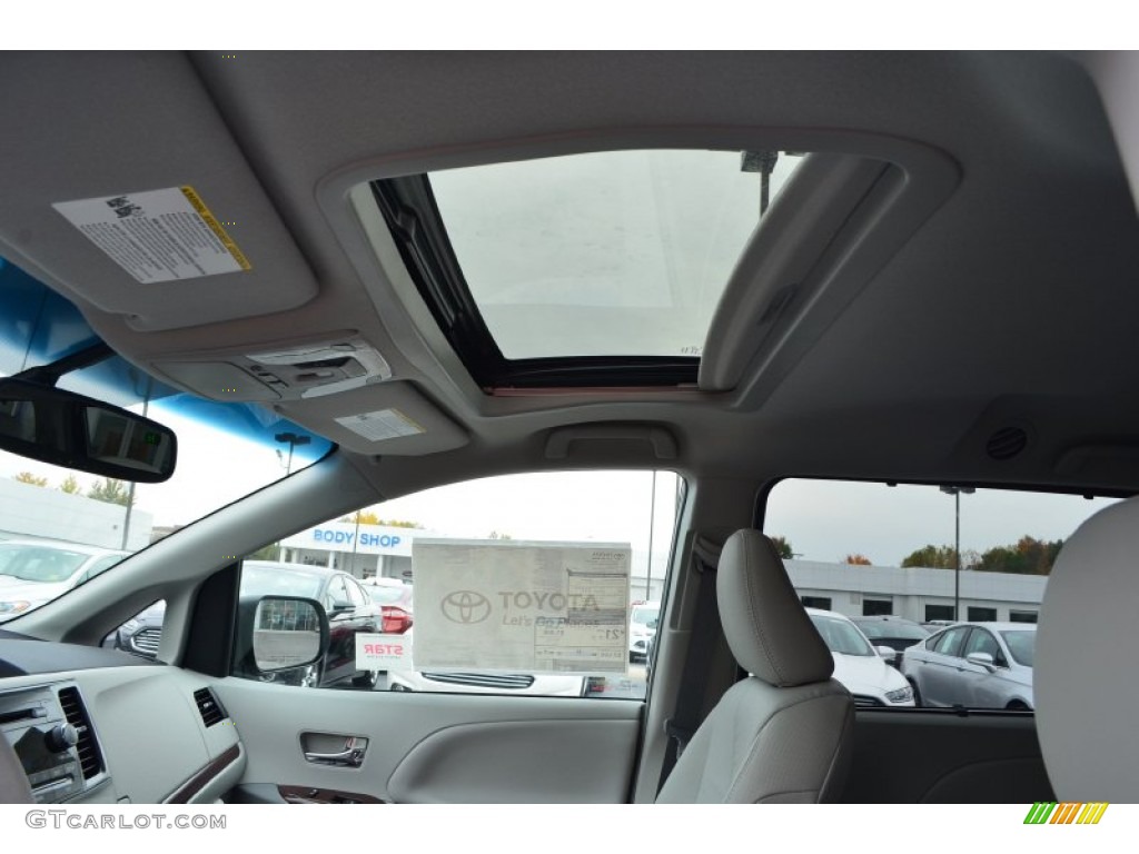 2014 Sienna XLE - Silver Sky Metallic / Light Gray photo #25