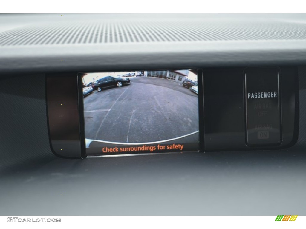 2014 Sienna XLE - Silver Sky Metallic / Light Gray photo #27