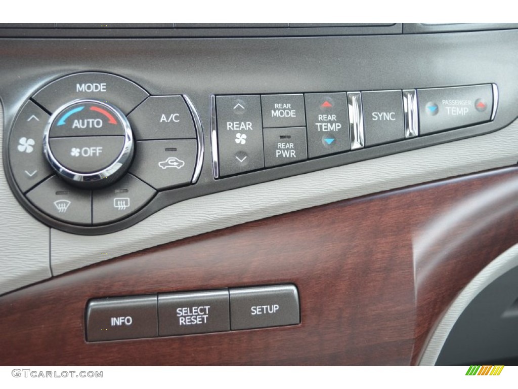 2014 Sienna XLE - Silver Sky Metallic / Light Gray photo #28