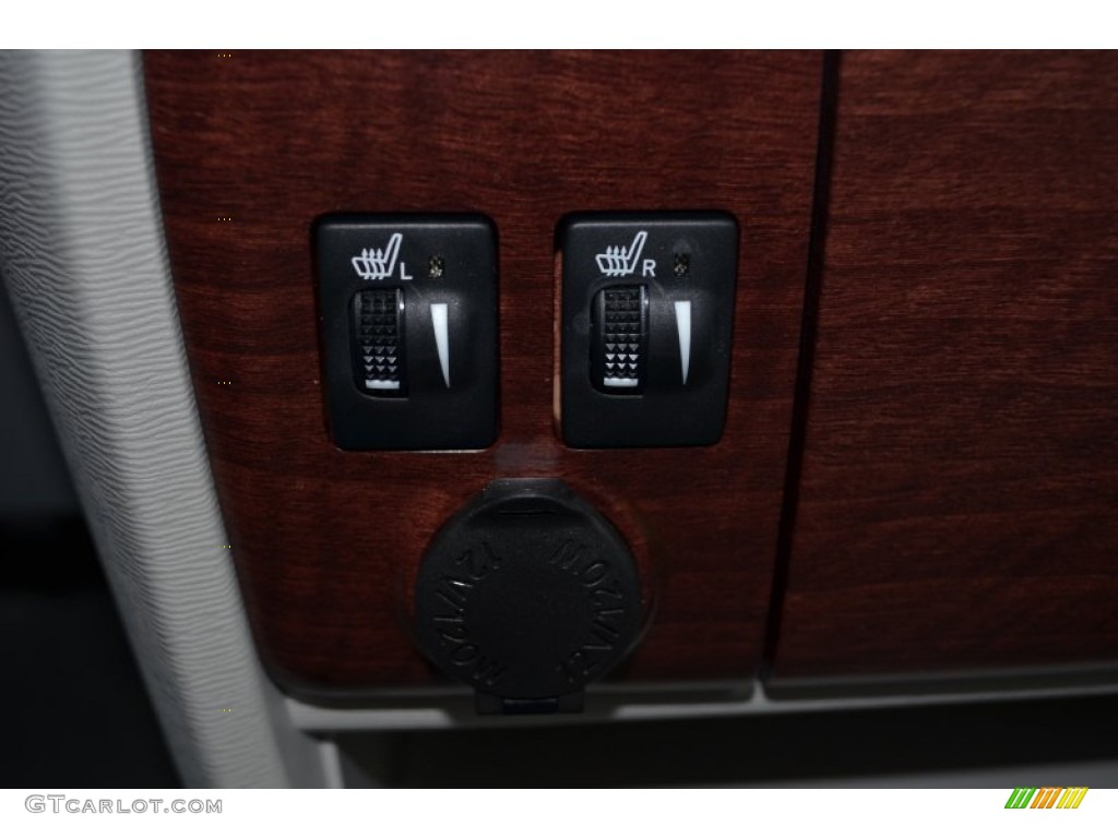 2014 Sienna XLE - Silver Sky Metallic / Light Gray photo #29