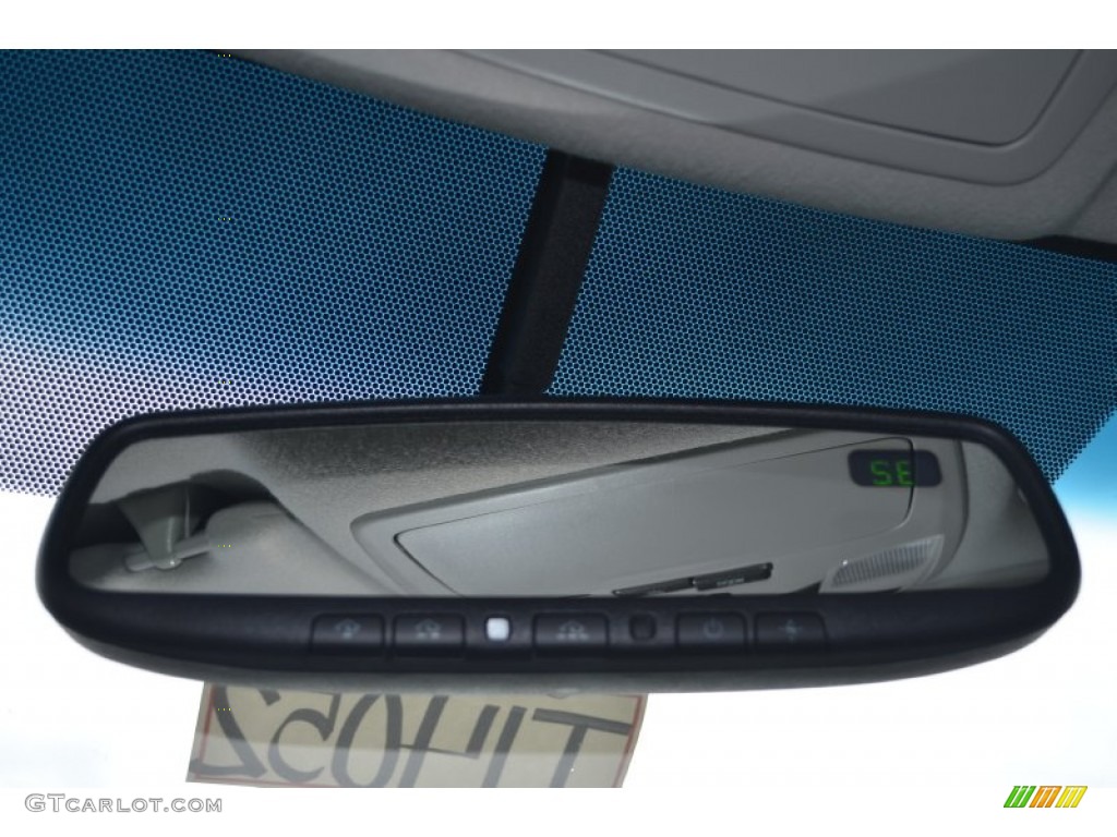 2014 Sienna XLE - Silver Sky Metallic / Light Gray photo #33