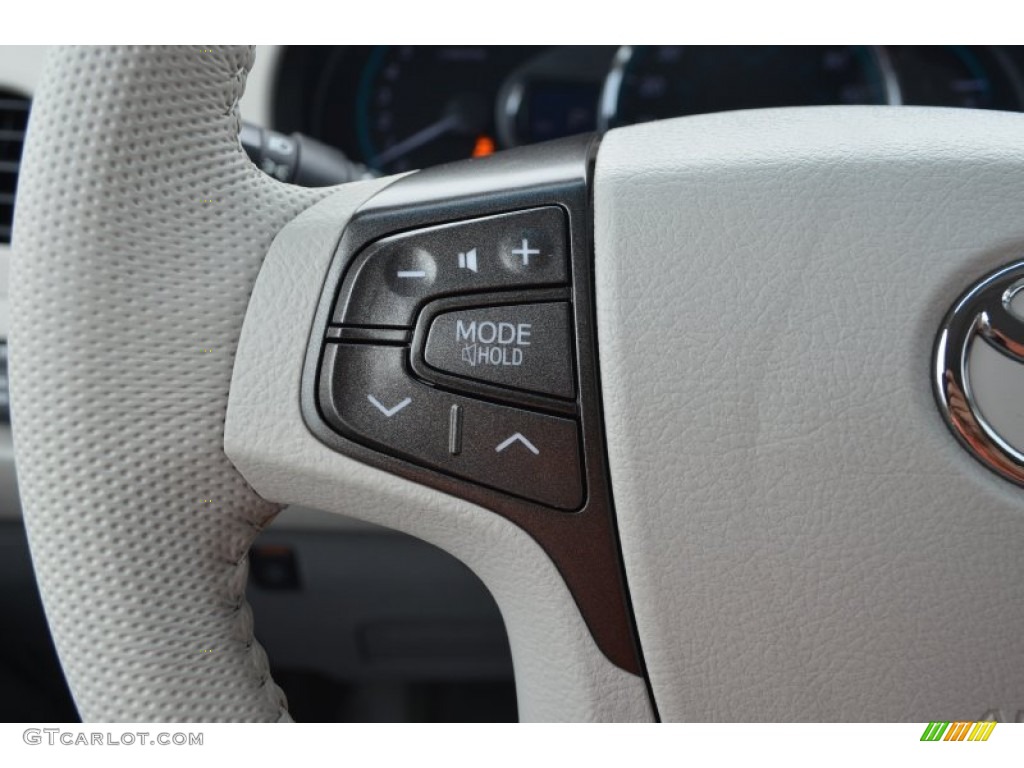 2014 Sienna XLE - Silver Sky Metallic / Light Gray photo #35