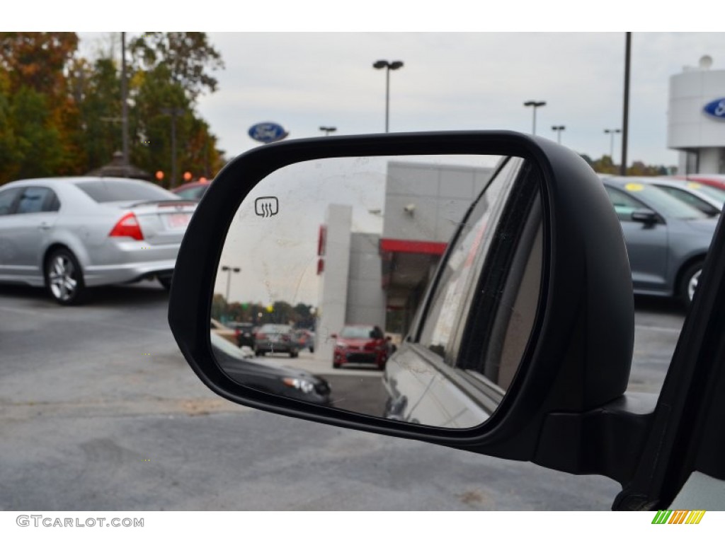 2014 Sienna XLE - Silver Sky Metallic / Light Gray photo #41